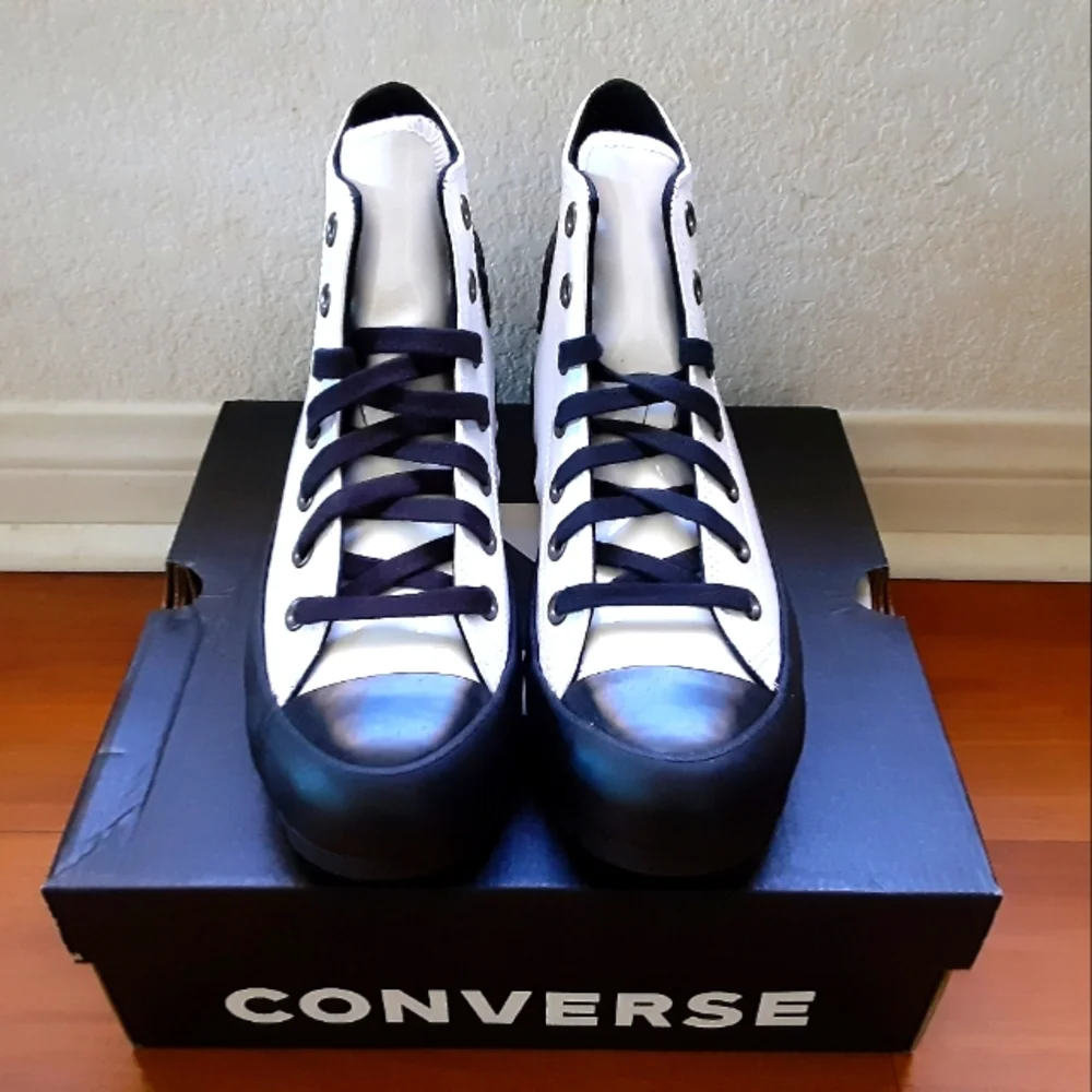 Converse - Picture 3 of 4